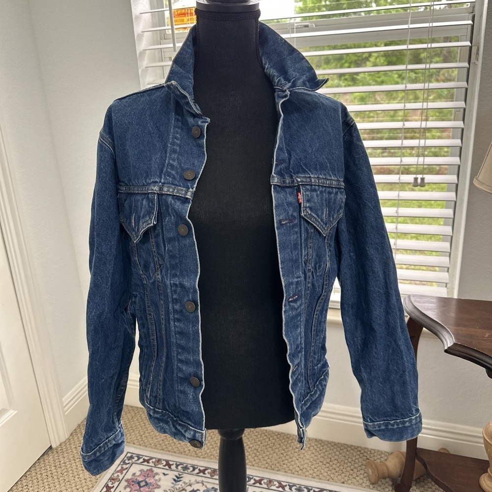 Vintage Levis Trucker Jacket 40R Dark Blue Denim Made In USA